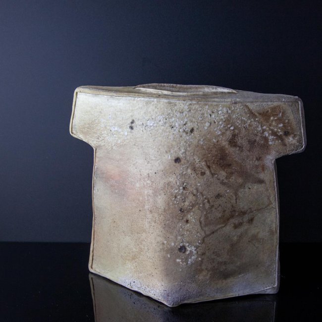 Shirt Vase 0325